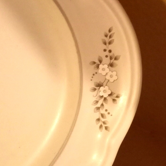 VTG- Pfaltzgraff Silver Heirloom 1 Large Oval Platter with Print - Picture 5 of 9